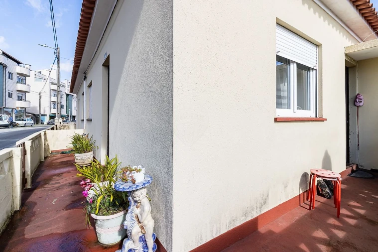 Moradia T5 para Venda em Vila de Cucujães Foto 3