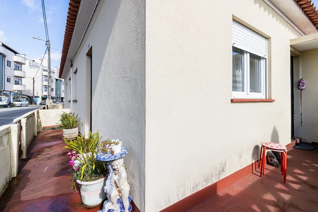 Moradia T5 para Venda em Vila de Cucujães Foto 1