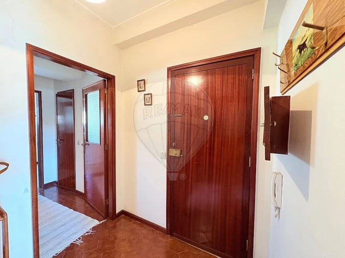 Apartamento T2 para Venda em Espinho Foto 2