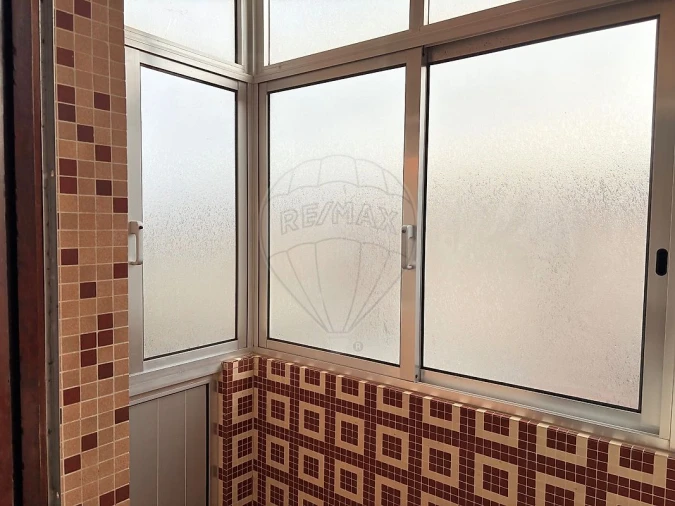 Apartamento T2 para Venda em Espinho Foto 9