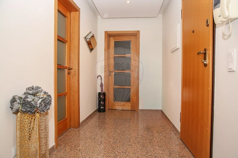 Apartamento T2 para Venda em Carregado e Cadafais Foto 20