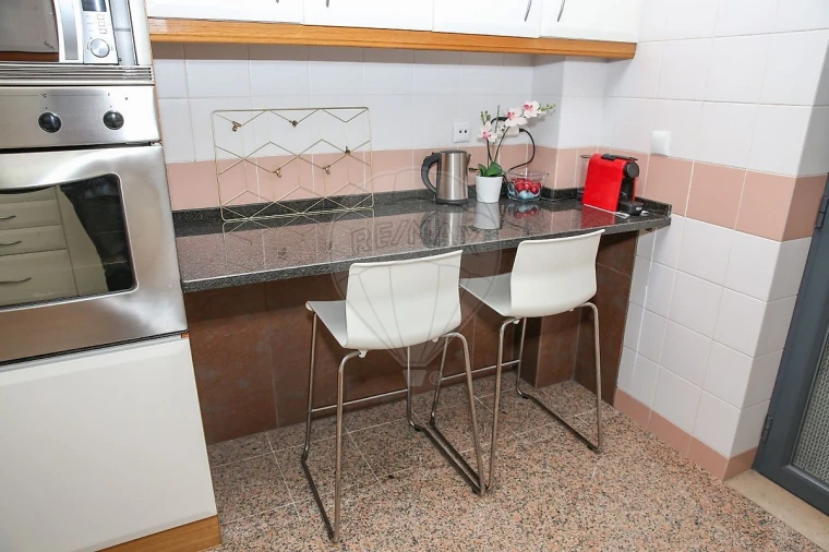 Apartamento T2 para Venda em Carregado e Cadafais Foto 9