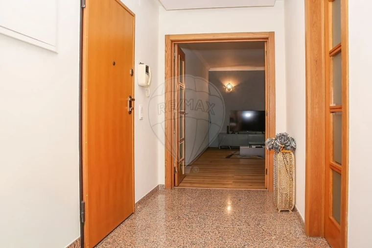 Apartamento T2 para Venda em Carregado e Cadafais Foto 18