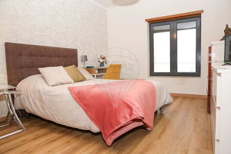 Apartamento T2 para Venda em Carregado e Cadafais Foto 14