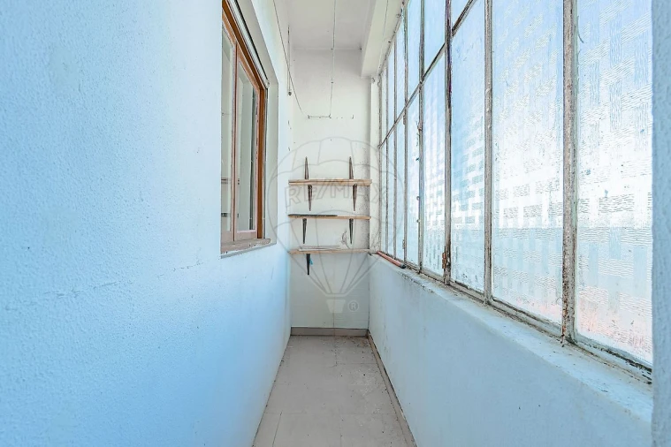 Prédio para Venda em Fânzeres e São Pedro da Cova Foto 9