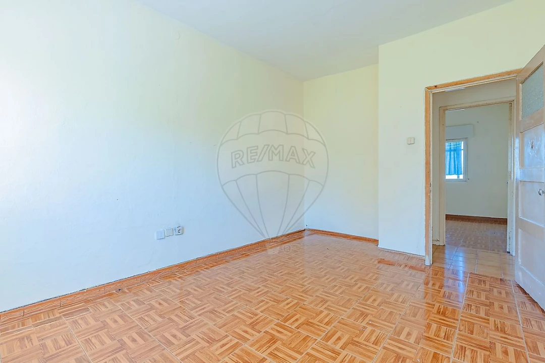 Prédio para Venda em Fânzeres e São Pedro da Cova Foto 4