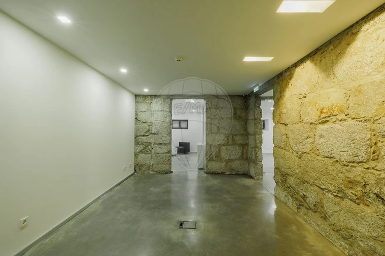 Prédio para Venda em Cedofeita, Santo Ildefonso, Sé, Miragaia, São Nicolau e Vitória Foto 40