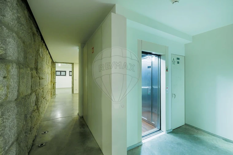 Prédio para Venda em Cedofeita, Santo Ildefonso, Sé, Miragaia, São Nicolau e Vitória Foto 39