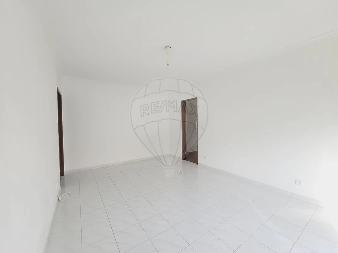 Apartamento T2 para Venda em Massamá e Monte Abraão Foto 8