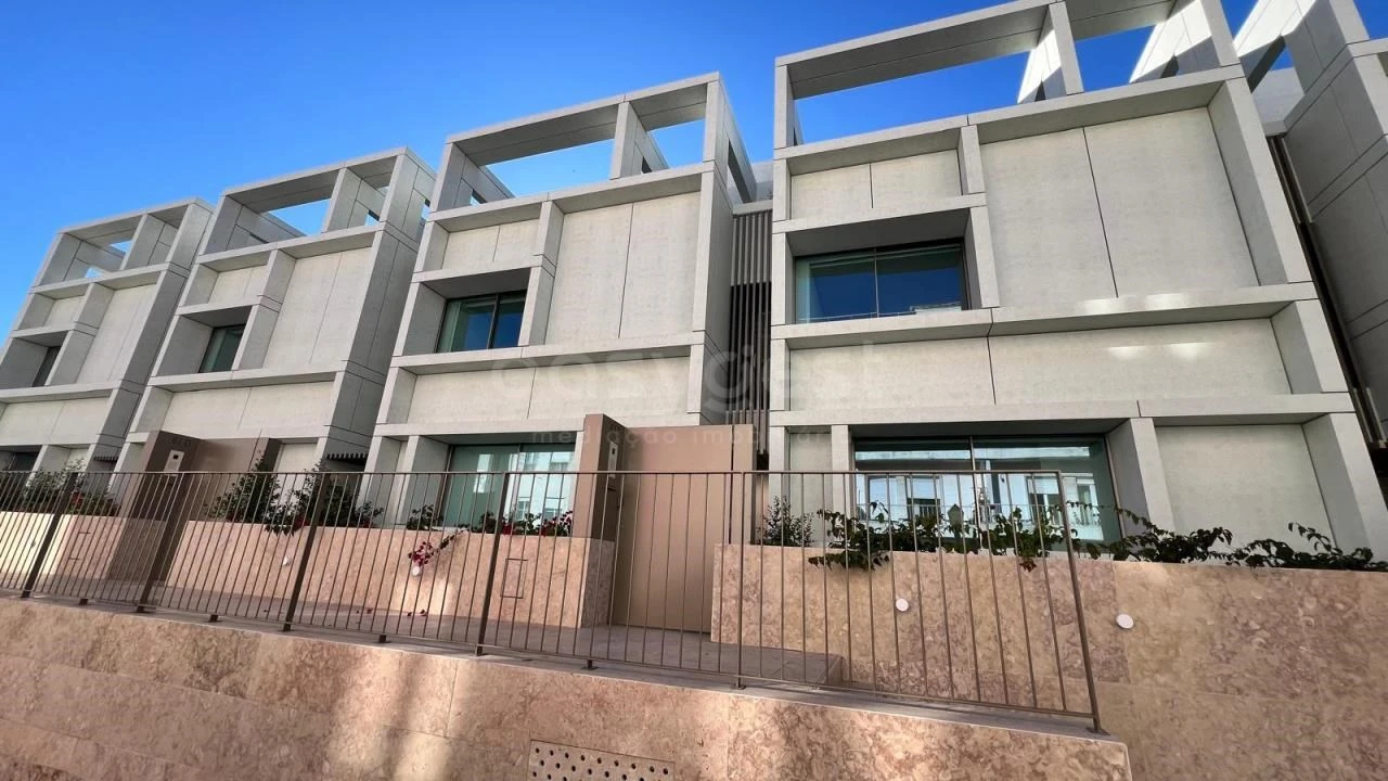 Moradia T4 para Venda em Alcantara Foto 1