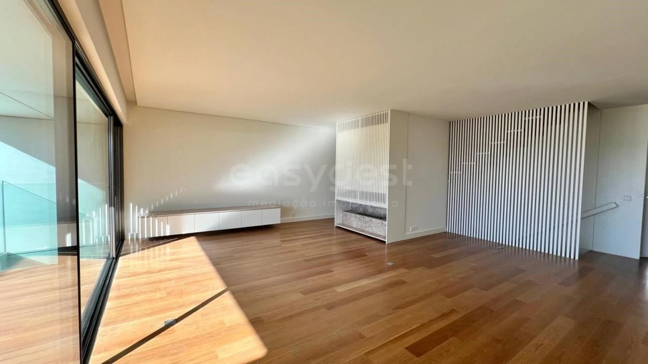 Moradia T4 para Venda em Alcantara Foto 4