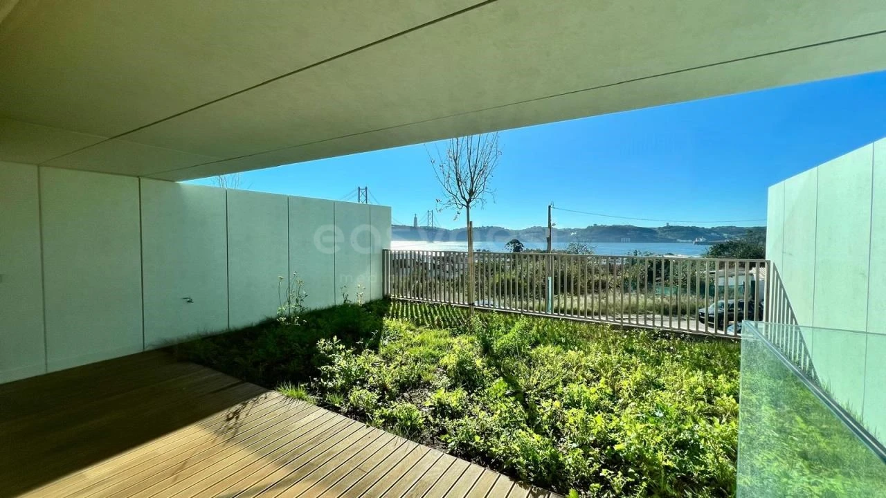 Moradia T4 para Venda em Alcantara Foto 7