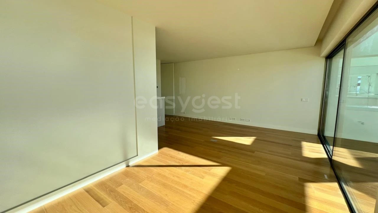 Moradia T4 para Venda em Alcantara Foto 9