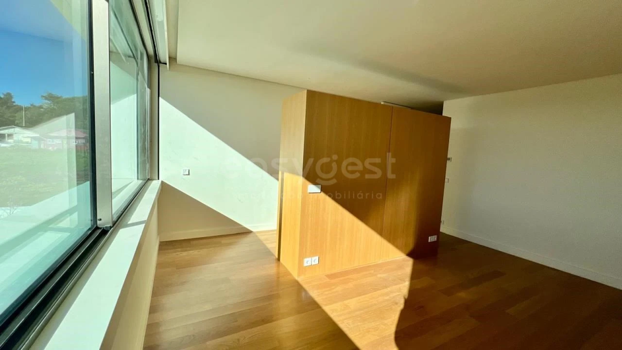 Moradia T4 para Venda em Alcantara Foto 15