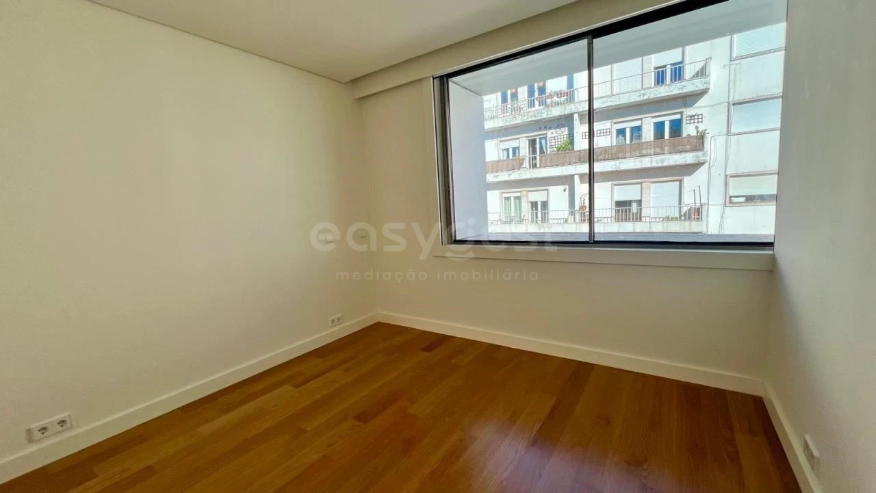 Moradia T4 para Venda em Alcantara Foto 18