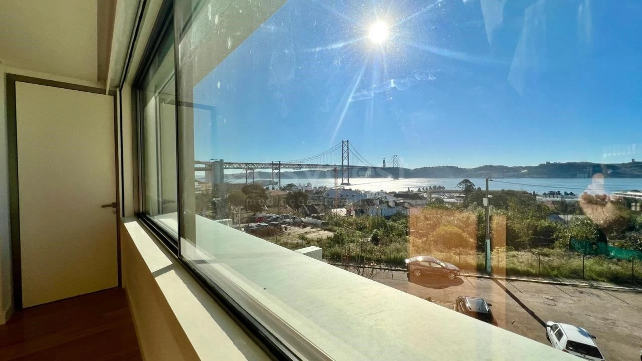 Moradia T4 para Venda em Alcantara Foto 22