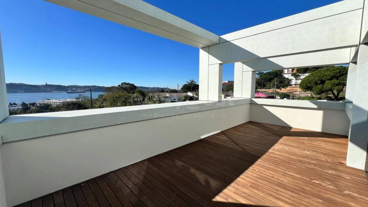 Moradia T4 para Venda em Alcantara Foto 3