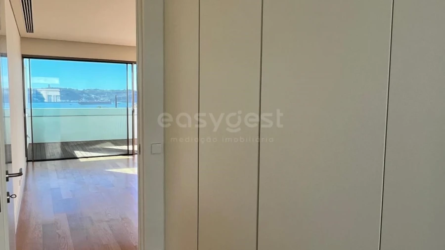 Moradia T4 para Venda em Alcantara Foto 10