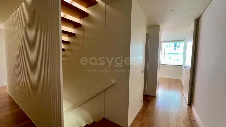 Moradia T4 para Venda em Alcantara Foto 20