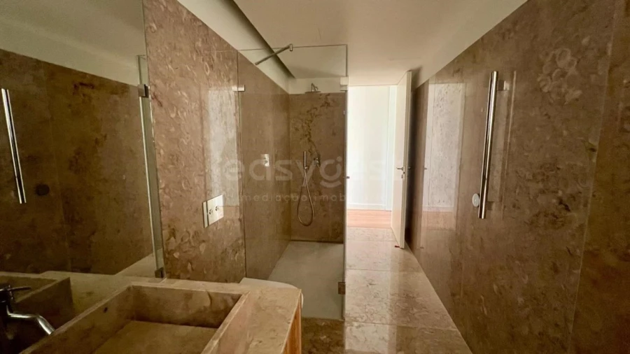 Moradia T4 para Venda em Alcantara Foto 30