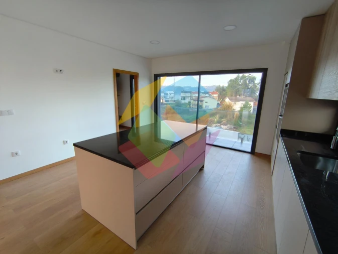 Moradia T4 para Venda em Santa Maria da Feira, Travanca, Sanfins e Espargo Foto 10