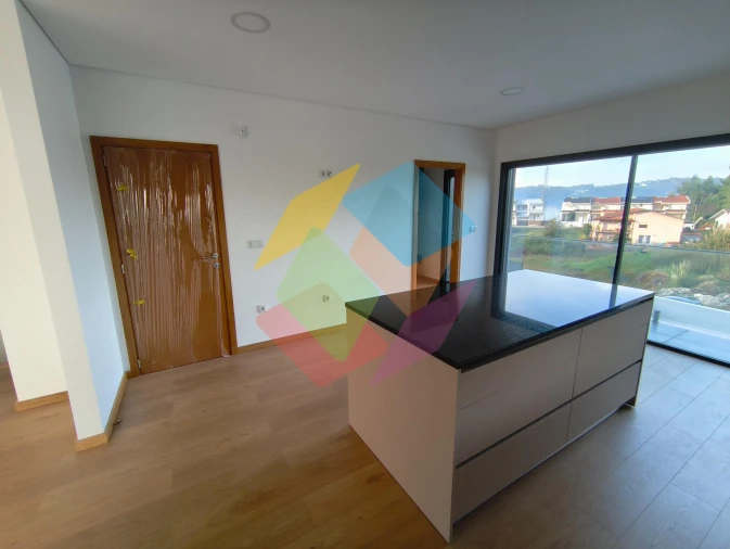 Moradia T4 para Venda em Santa Maria da Feira, Travanca, Sanfins e Espargo Foto 11