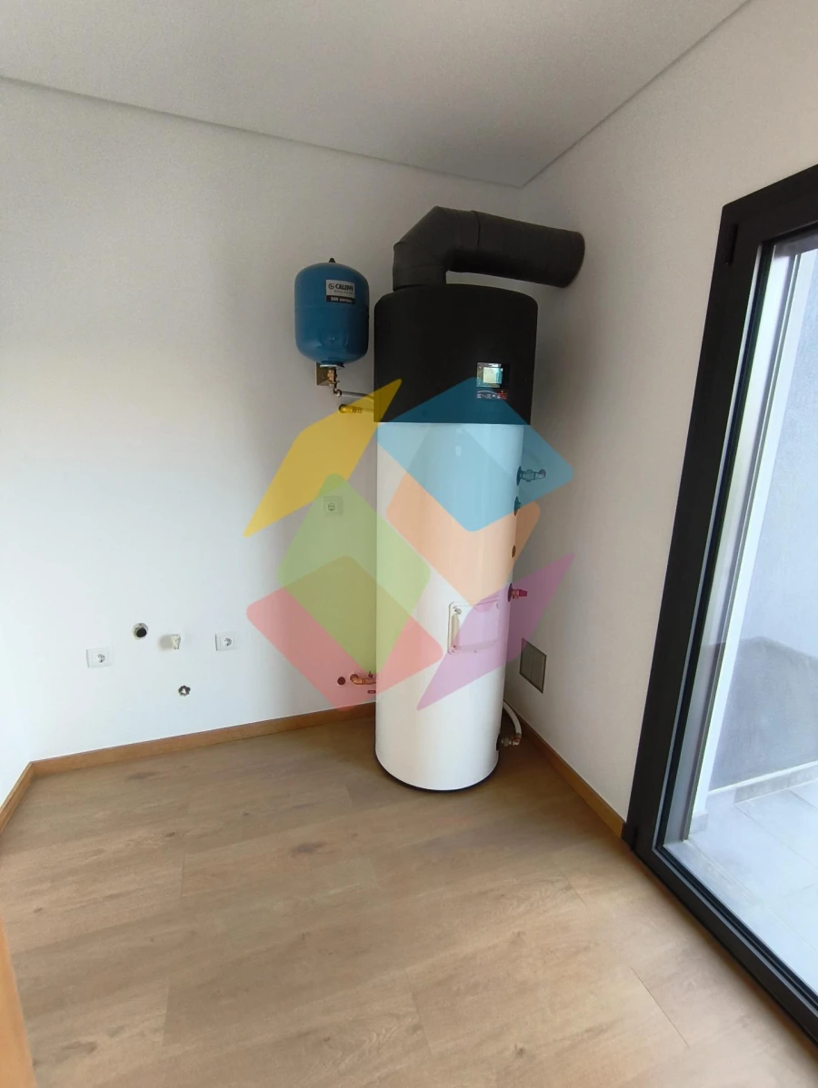 Moradia T4 para Venda em Santa Maria da Feira, Travanca, Sanfins e Espargo Foto 12