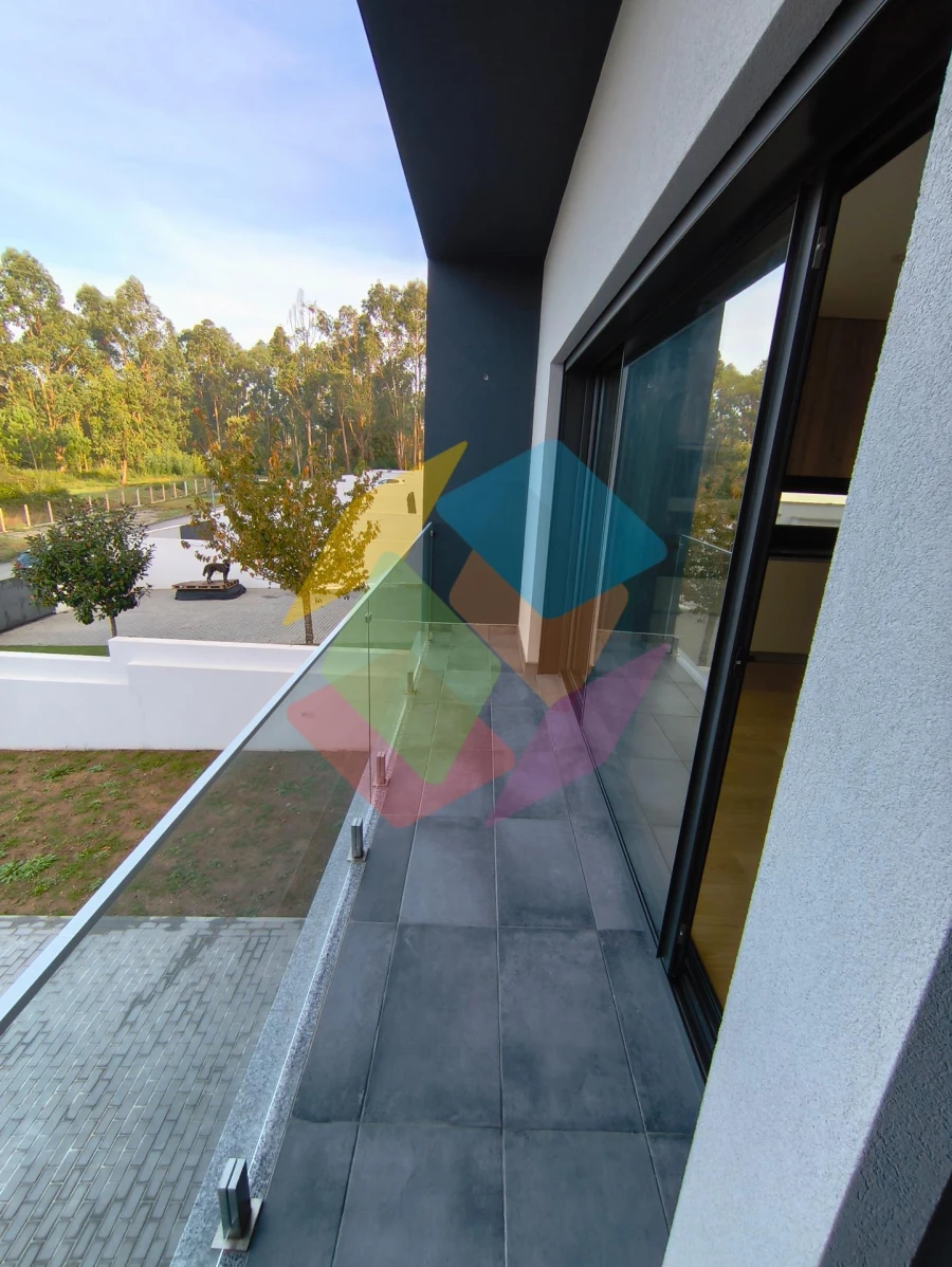 Moradia T4 para Venda em Santa Maria da Feira, Travanca, Sanfins e Espargo Foto 13