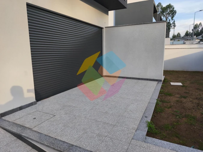 Moradia T4 para Venda em Santa Maria da Feira, Travanca, Sanfins e Espargo Foto 3