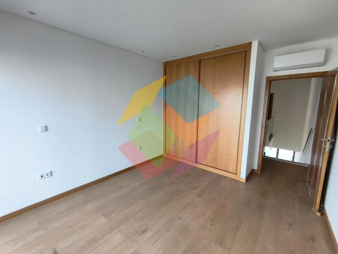 Moradia T4 para Venda em Santa Maria da Feira, Travanca, Sanfins e Espargo Foto 34