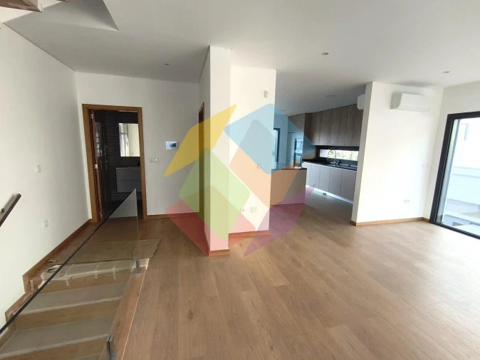 Moradia T4 para Venda em Santa Maria da Feira, Travanca, Sanfins e Espargo Foto 18