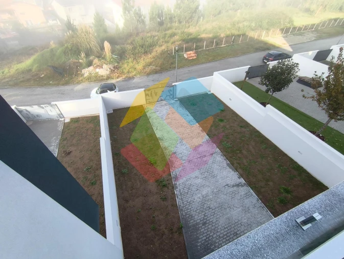 Moradia T4 para Venda em Santa Maria da Feira, Travanca, Sanfins e Espargo Foto 36