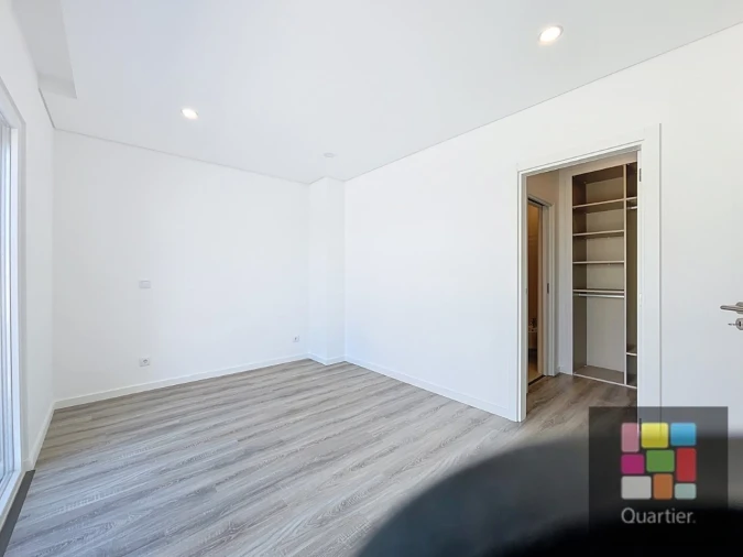 Moradia T4 para Venda em Charneca de Caparica e Sobreda Foto 2