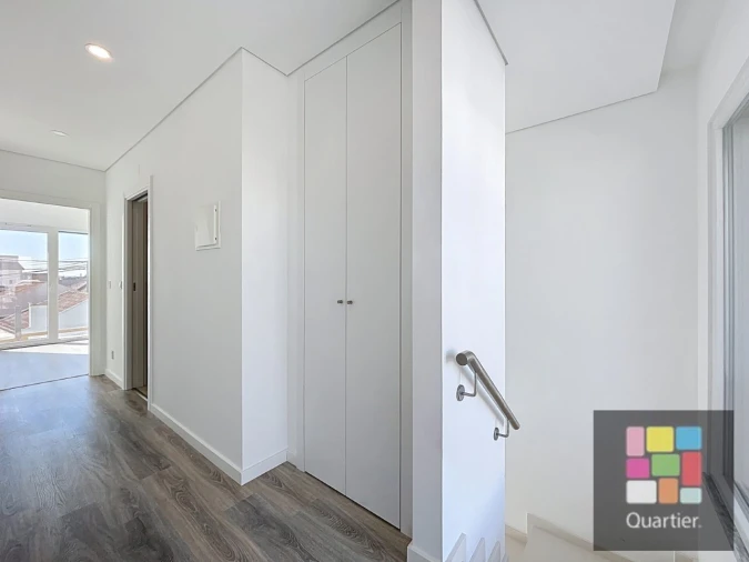 Moradia T4 para Venda em Charneca de Caparica e Sobreda Foto 5