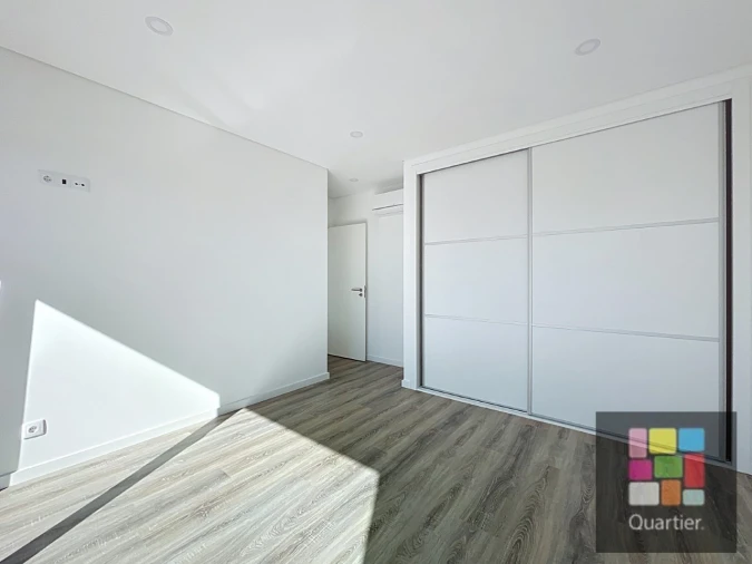 Moradia T4 para Venda em Charneca de Caparica e Sobreda Foto 7