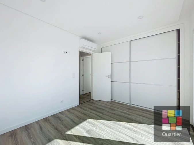 Moradia T4 para Venda em Charneca de Caparica e Sobreda Foto 8