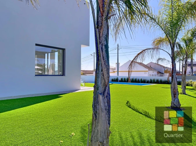 Moradia T4 para Venda em Charneca de Caparica e Sobreda Foto 19