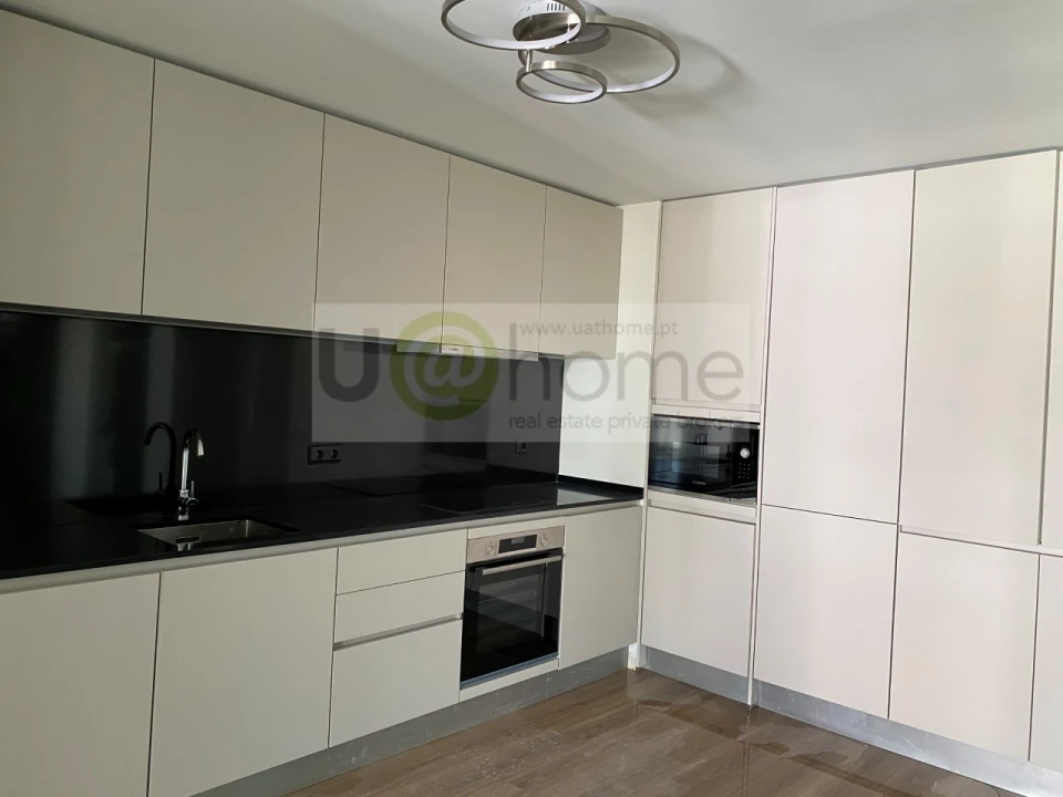 Apartamento T1 para Venda em Avenidas Novas Foto 2