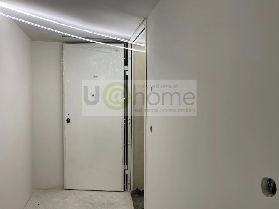 Apartamento T1 para Venda em Avenidas Novas Foto 14