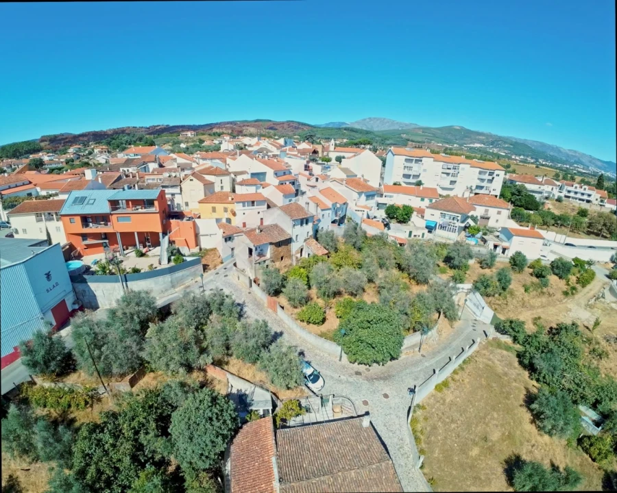 Moradia T5 para Venda em Dominguizo Foto 8