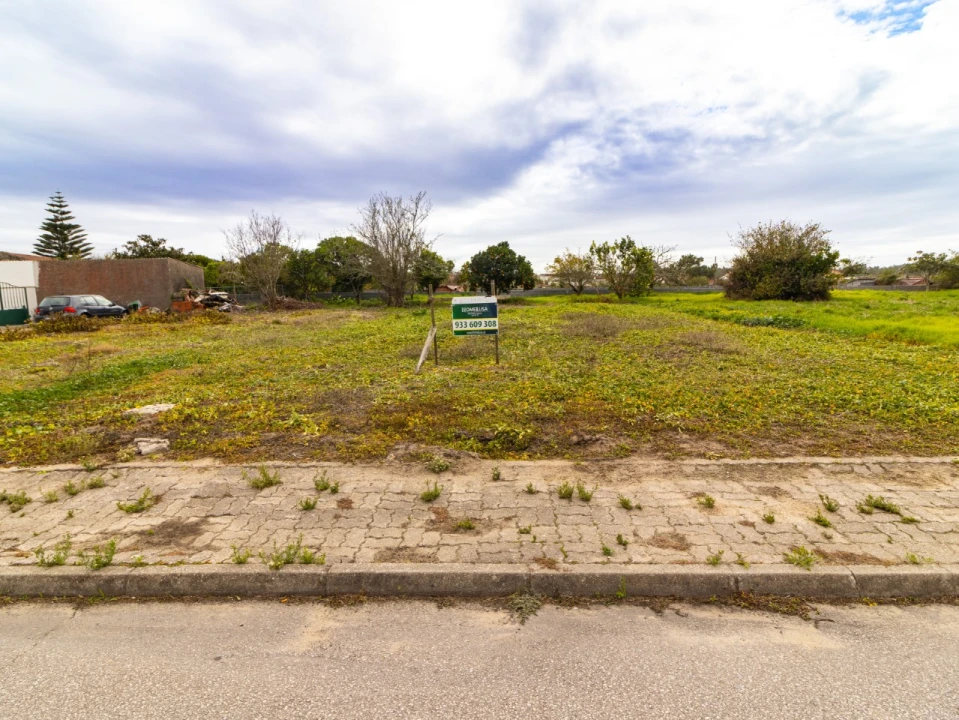 Terreno para Venda em Lavos Foto 1