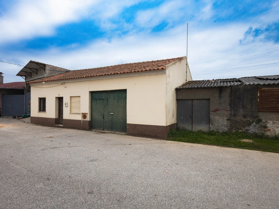 Moradia T2 para Venda em Alqueidão Foto 1