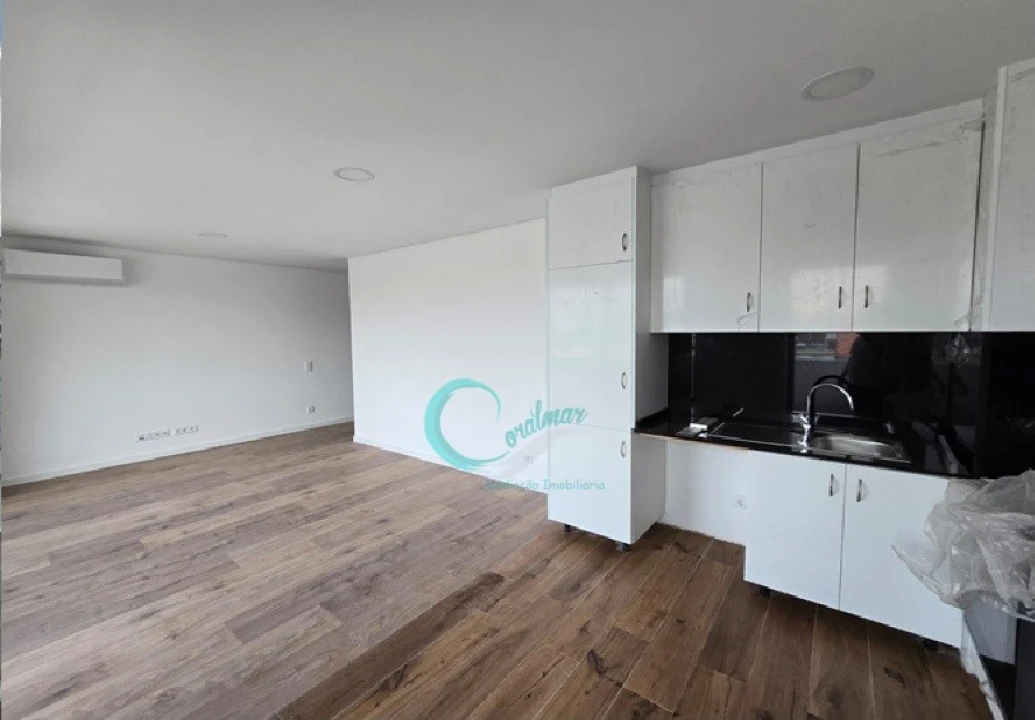 Apartamento T2 para Venda em Paranhos Foto 1