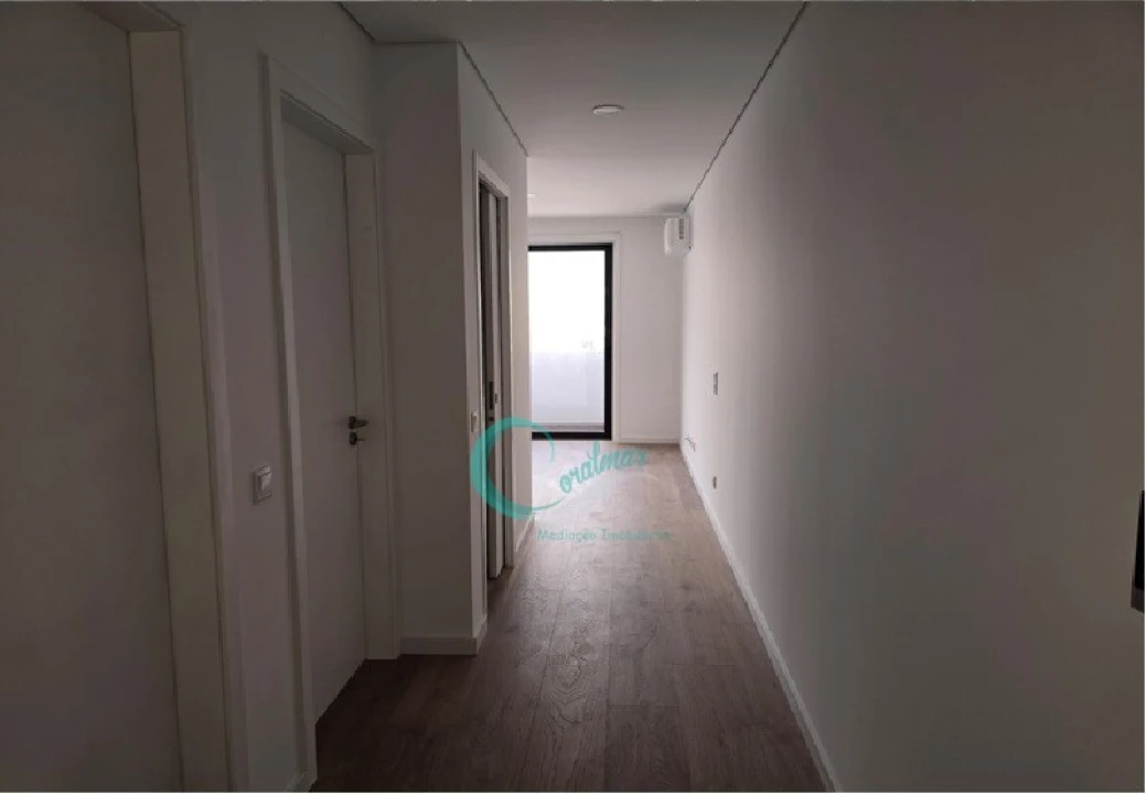 Apartamento T2 para Venda em Paranhos Foto 10