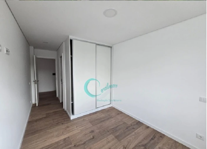 Apartamento T2 para Venda em Paranhos Foto 8