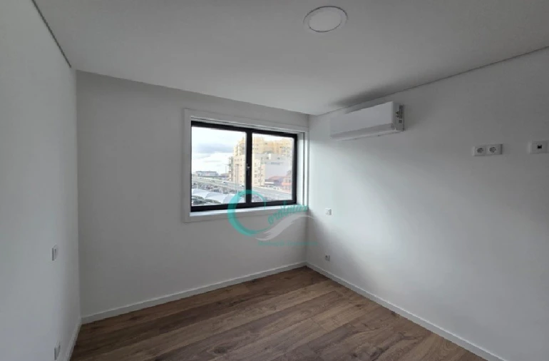 Apartamento T2 para Venda em Paranhos Foto 7