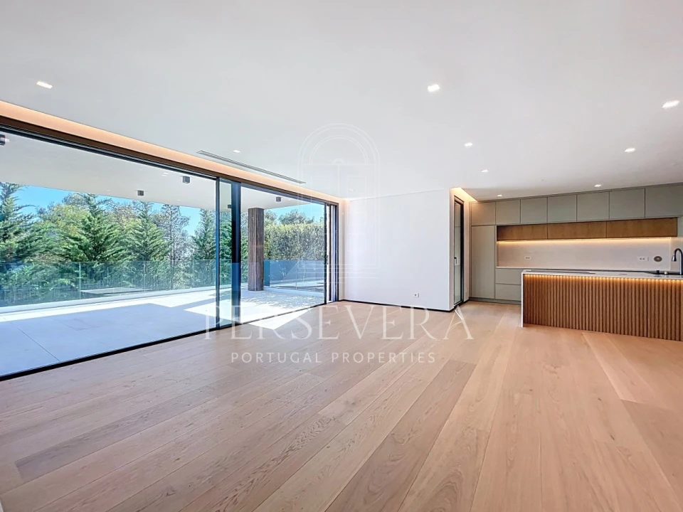 Moradia T4 para Venda em Alcabideche Foto 8