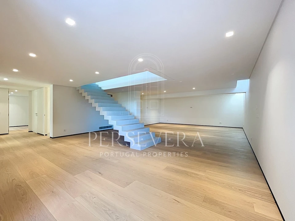 Moradia T4 para Venda em Alcabideche Foto 38