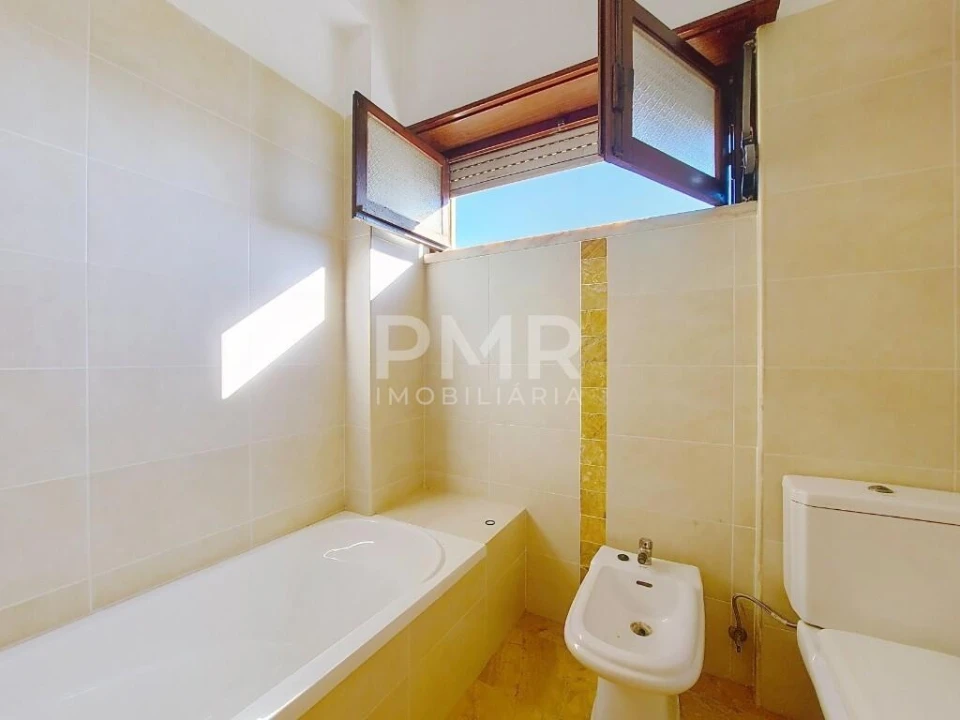 Apartamento T3 para Arrendamento em Odivelas Foto 8