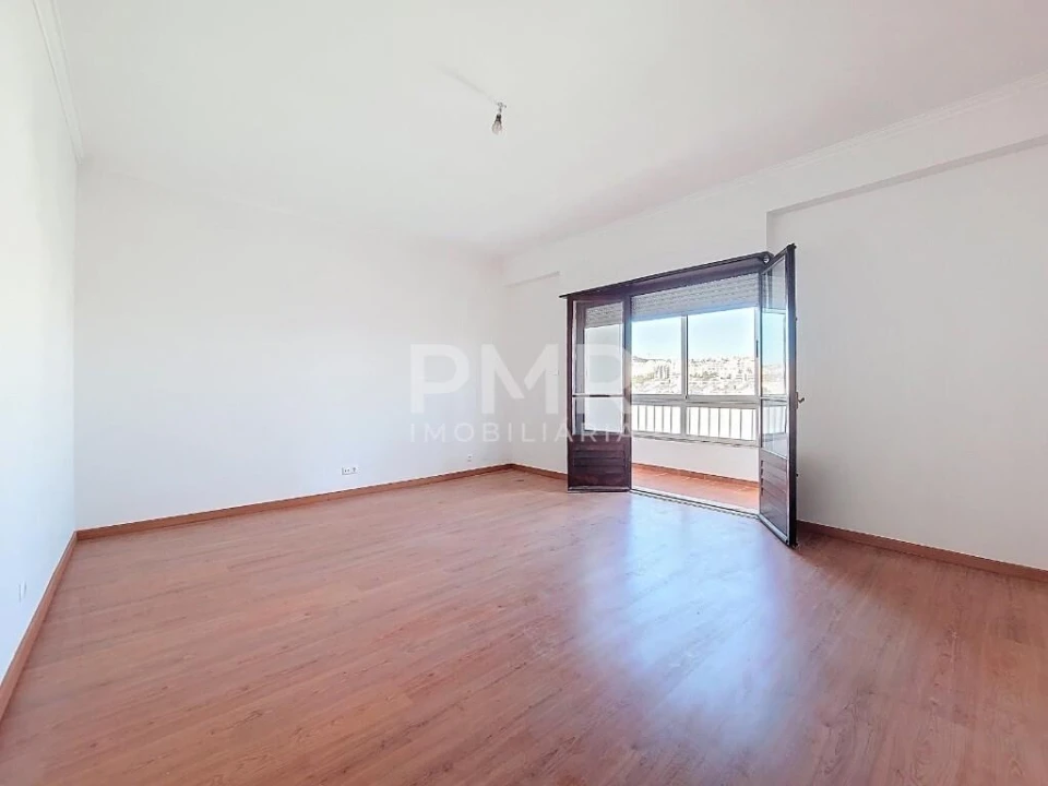 Apartamento T3 para Arrendamento em Odivelas Foto 14